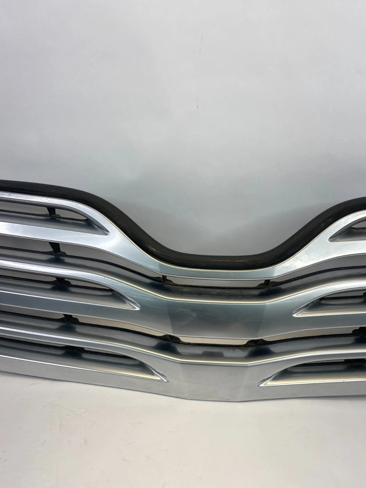 2009 2010 2011 2012 TOYOTA VENZA FRONT UPPER GRILLE GRILL 53111-0T010B OEM