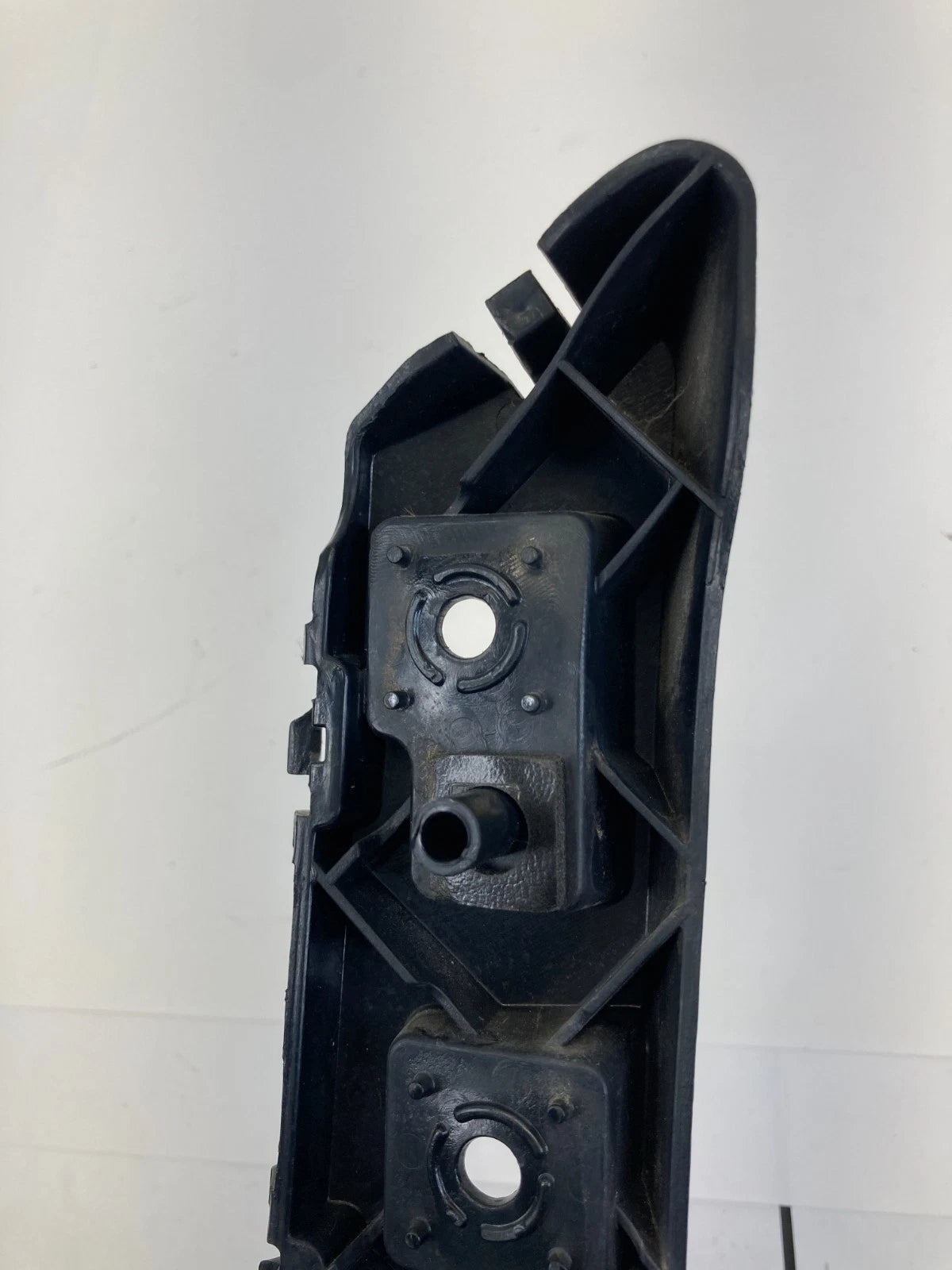 2013 14 15 16 17 18 2019 FORD FUSION FRONT RIGHT SIDE BUMPER BRACKET MOUNT OEM