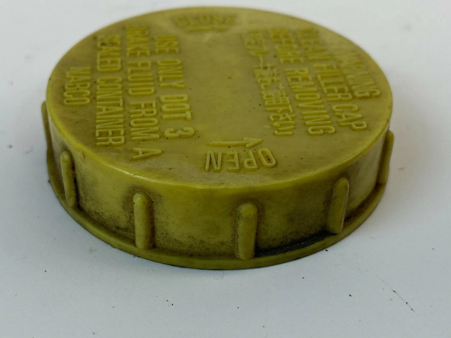 2000 00 SUBARU LEGACY BRAKE MASTER CYLINDER FLUID RESERVOIR TANK CAP BOTTLE TOP