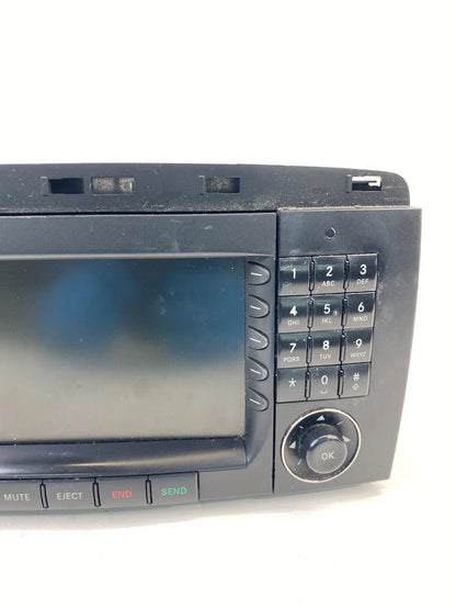 06-08MERCEDES-BENZ R350 NAVI GPS RADIO RECEIVER MONITOR SCREEN A2518704589 OEM