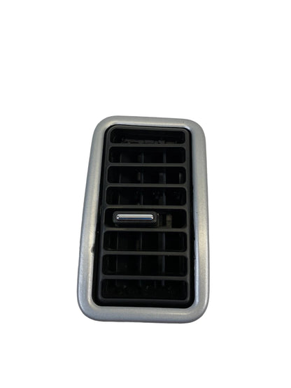 2007-2009 PONTIAC TORRENT FRONT PASSENGER SIDE A/C DASH AIR VENT GRILLE OUTLET