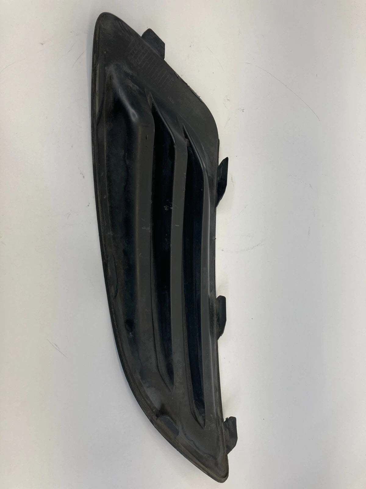 2014-2019 FORD FIESTA FRONT RIGHT PASSENGER FOG LIGHT COVER BEZEL D2BZ-15A266-A