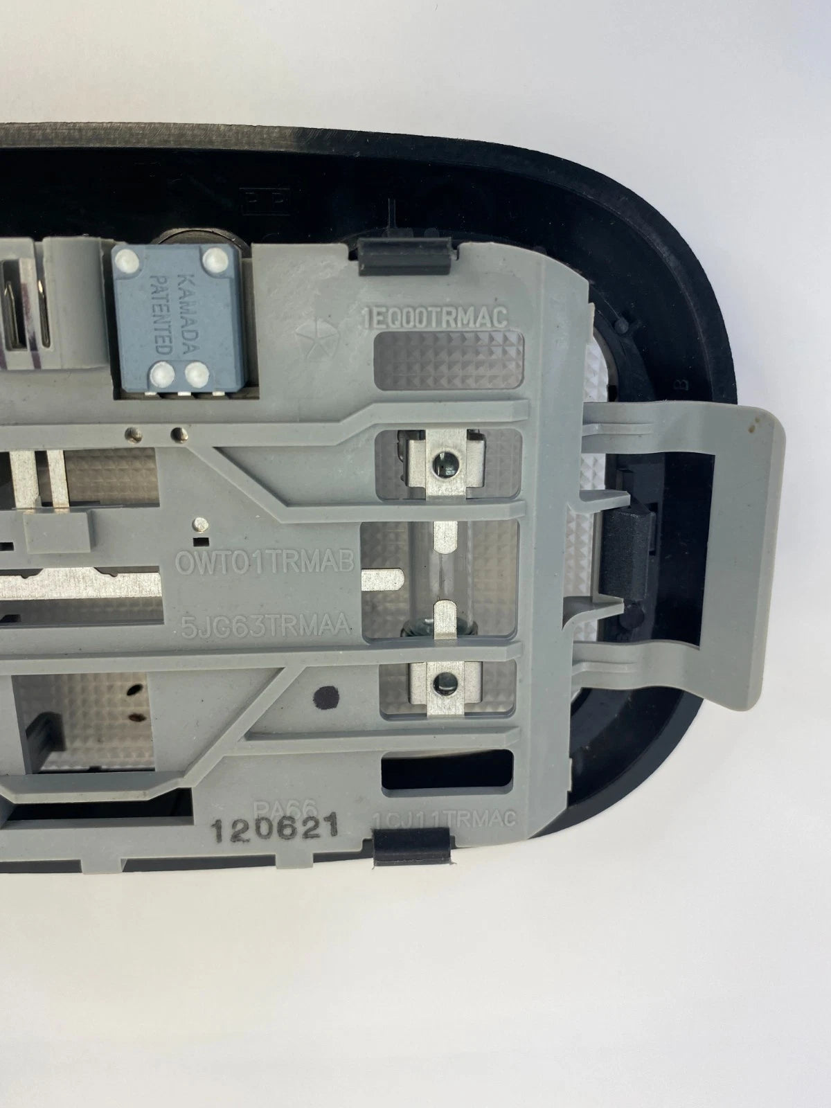 2011-2014 DODGE JOURNEY ROOF OVERHEAD INTERIOR DOME LIGHT LAMP 1AN73TRMAB OEM