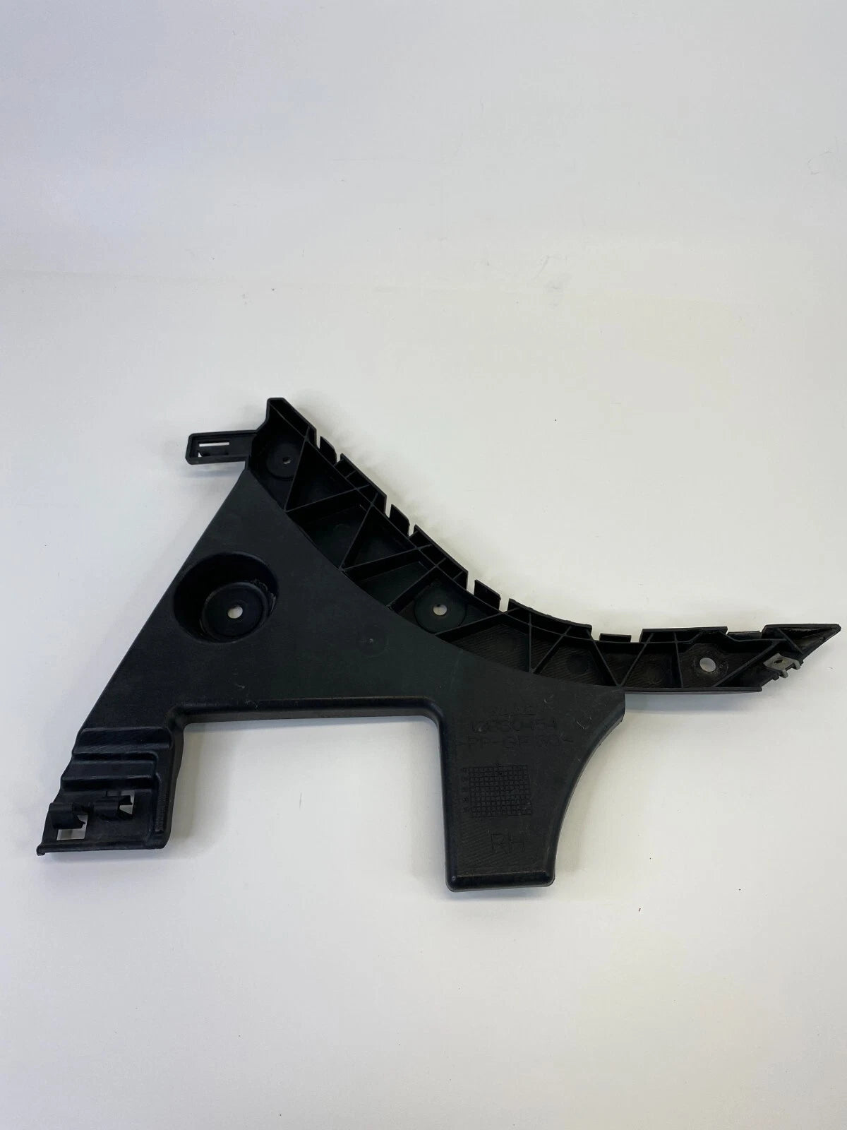 2004-2011 SAAB 9-3 93 REAR RIGHT OUTER BRACKET SIDE SUPPORT BUMPER RETAINER OEM