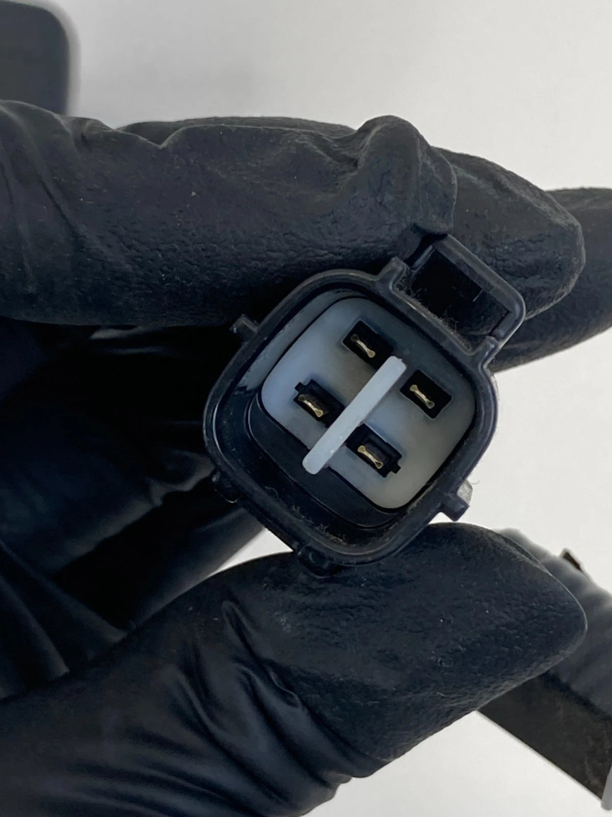 2008-2010 SCION XD FRONT LEFT DRIVER SIDE SEAT BELT BUCKLE ASSEMBLY OEM