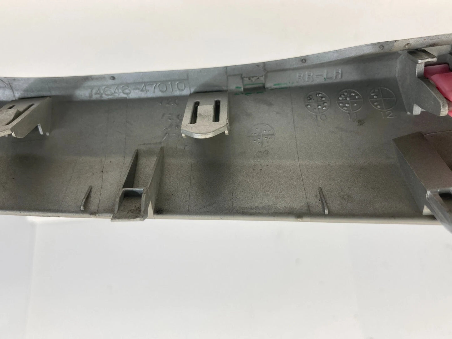 12-15 TOYOTA PRIUS REAR LEFT SIDE DOOR PANEL PULL HANDLE BEZEL 74646-47010 OEM