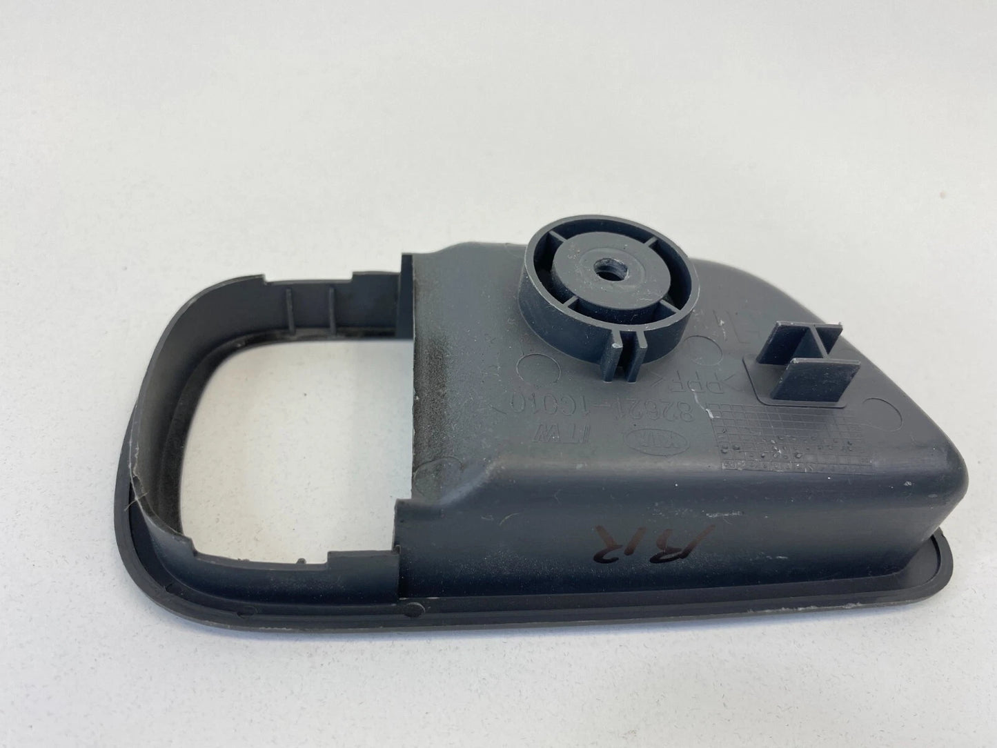 2009-2011 KIA RIO RIO5 REAR RIGHT DOOR HANDLE BEZEL TRIM OEM FACTORY 82621-1G010