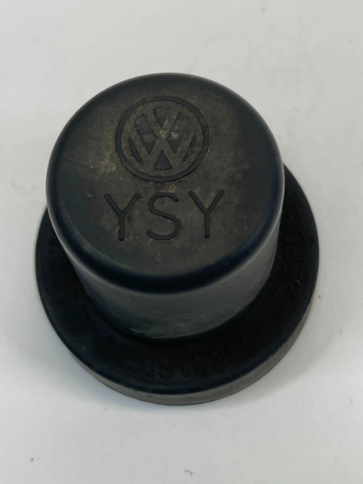 12-15 VOLKSWAGEN PASSAT HEADLIGHT SIDE MARKER BULB CAP COVER OUTER 561941607B