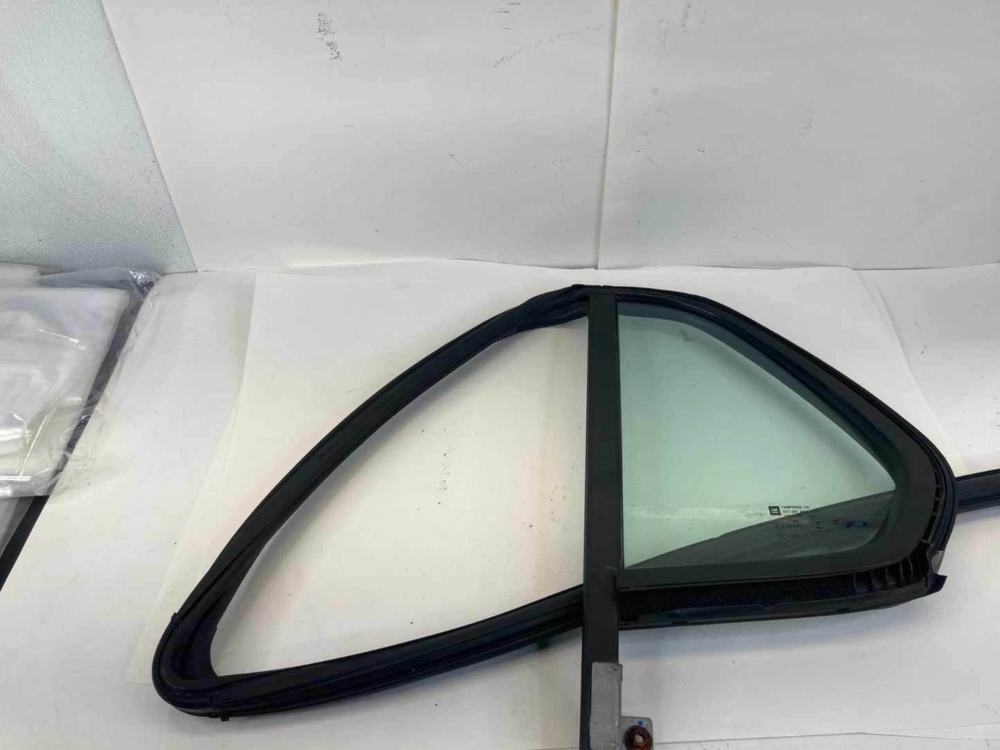 2015-2020 Chevrolet Trax Rear Right Passenger Quarter Window Glass E943R-004725
