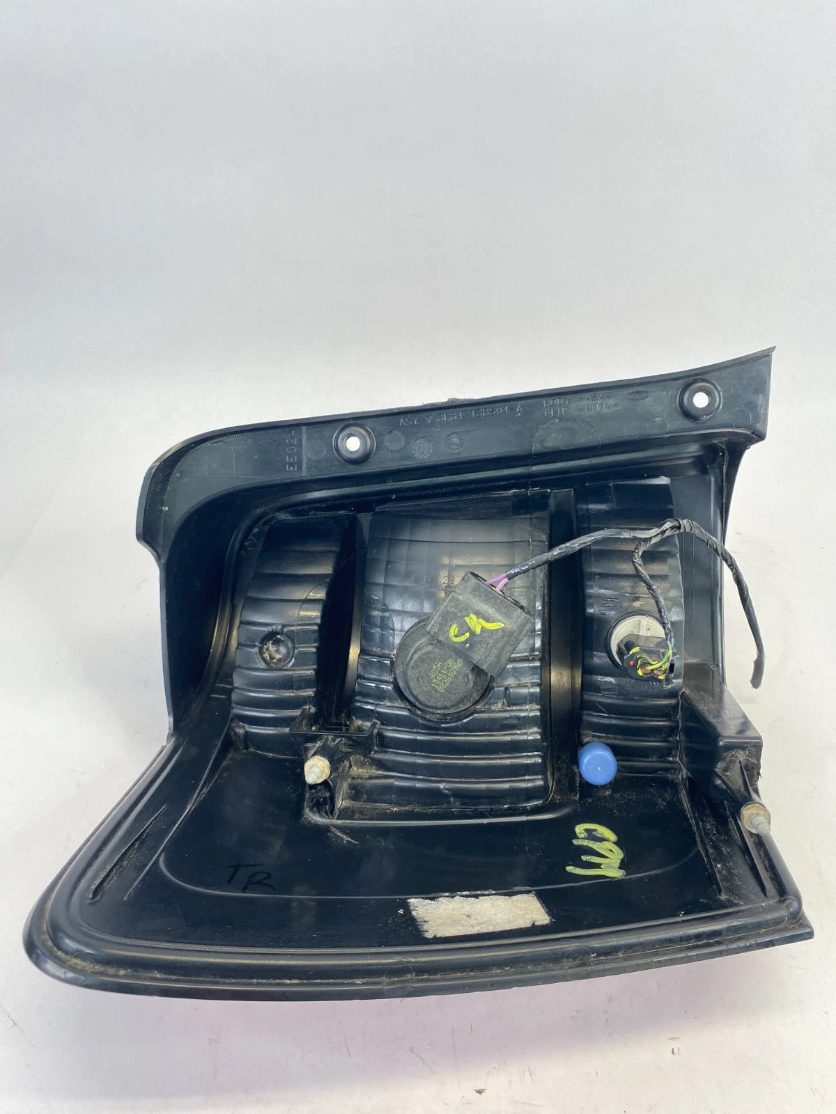 2008-2012 FORD ESCAPE REAR RIGHT TAILLIGHT TAIL LIGHT LAMP 8L84-13B504-A OEM