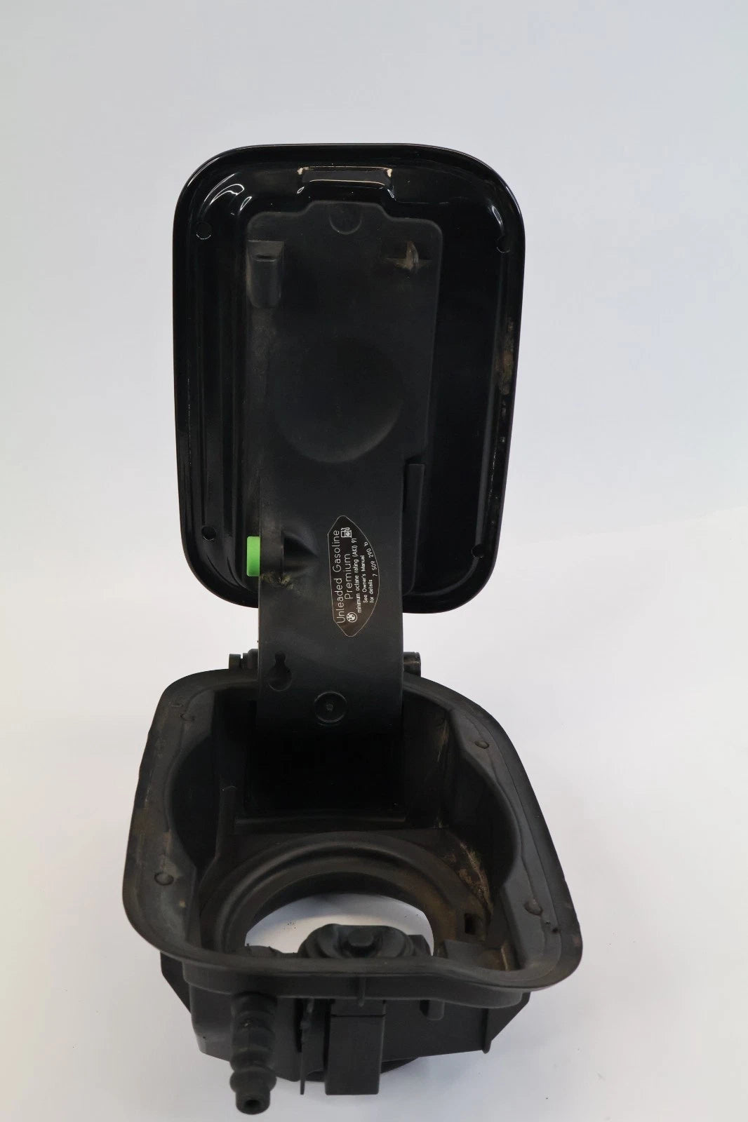 2008 BMW 535XI 2008-2010 535I 528I FUEL FILLER GAS TANK DOOR COVER W/ HINGE OEM