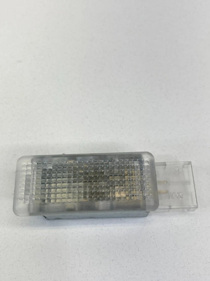 2009-2022 VOLKSWAGEN TIGUAN DASH GLOVE BOX LIGHT COURTESY LAMP ASSEMBLY OEM