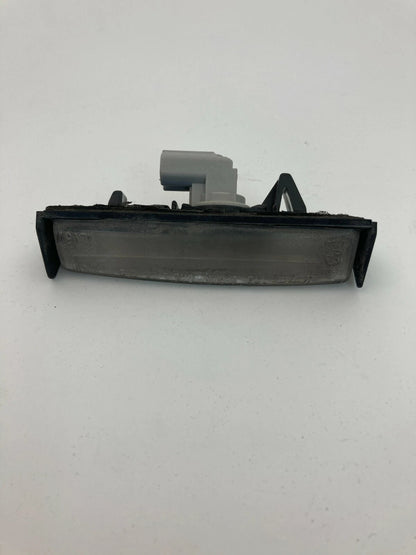 1998-2005 LEXUS GS300 SEDAN RIGHT SIDE TRUNK LICENSE PLATE LIGHT LAMP OEM