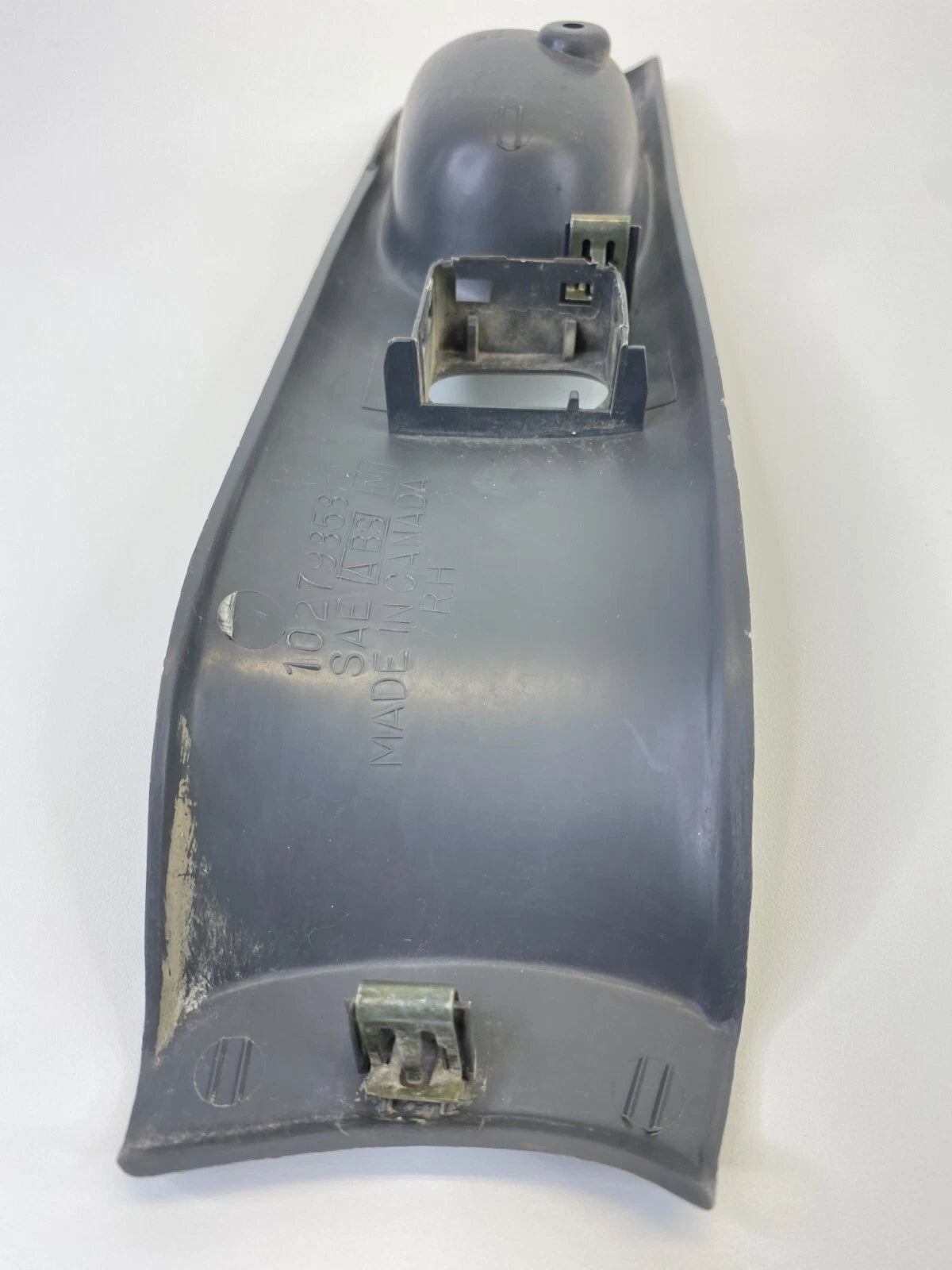 1997-2005 BUICK CENTURY FRONT RIGHT INNER DOOR HANDLE BEZEL TRIM COVER 10279858