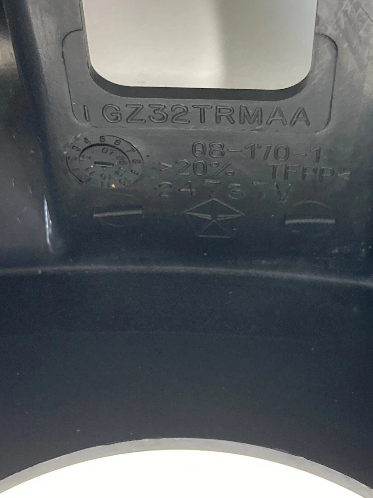09 10 VOLKSWAGEN ROUTAN STEERING COLUMN UPPER & LOWER SHROUD COVER 1NL08XDVAA