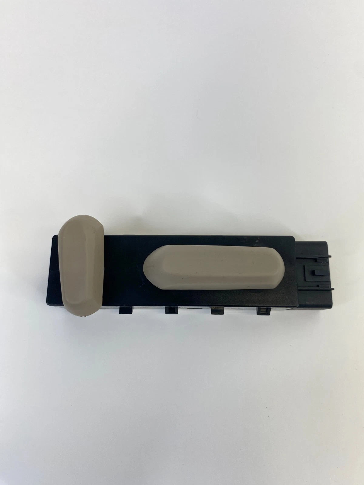 2011-2017 BUICK REGAL FR RH PASSENGER POWER SEAT ADJUSTMENT SWITCH OEM 25974715