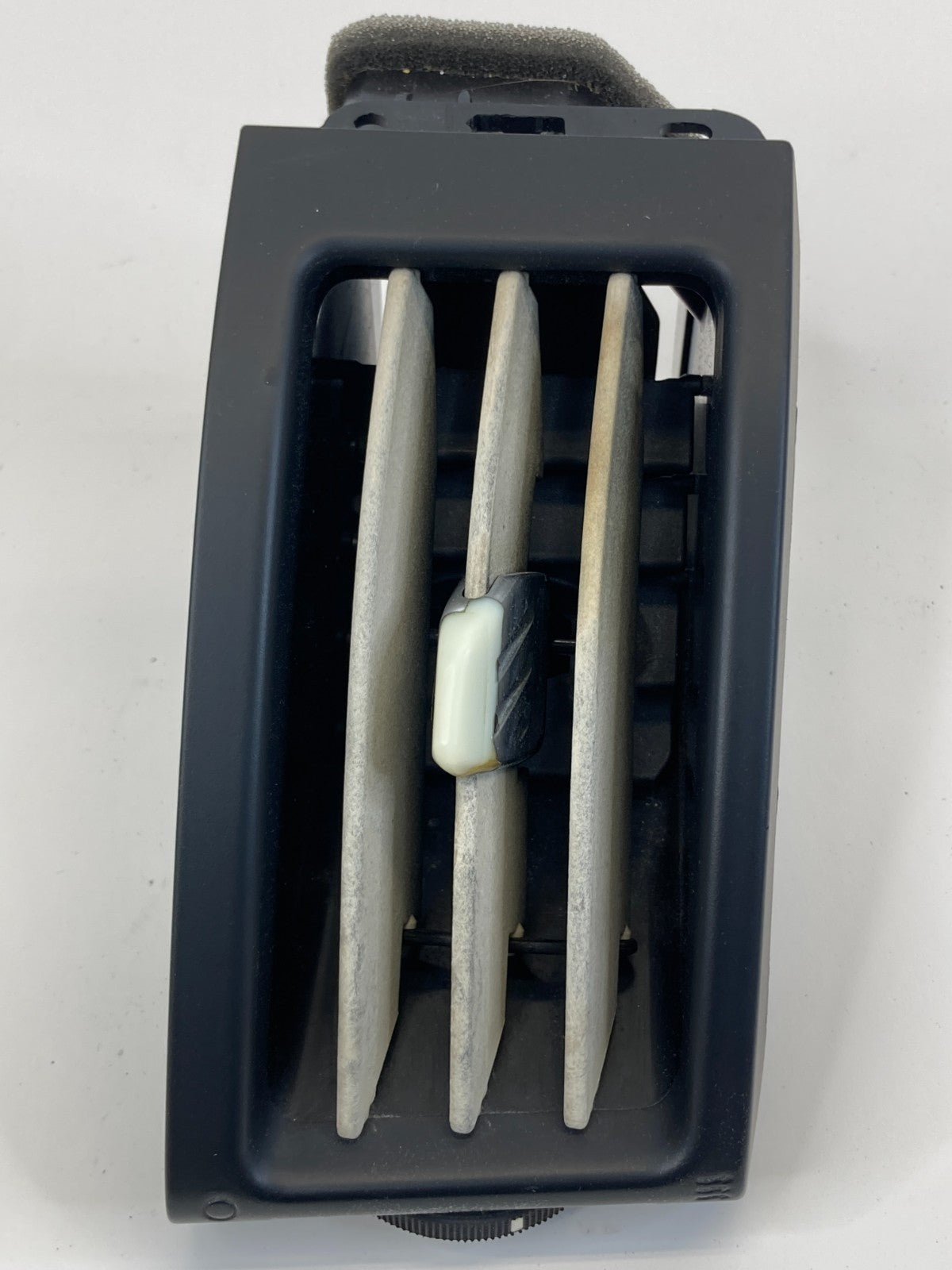 2008-2012 Land Rover LR2 Dash Right Side Outer A/C Air Vent Grille 6H52-01816-AC