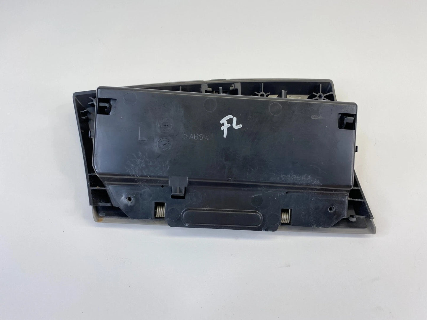 2004-2006 CADILLAC SRX FRONT LEFT DOOR STORAGE COMPARTMENT UNIT GRAY OEM