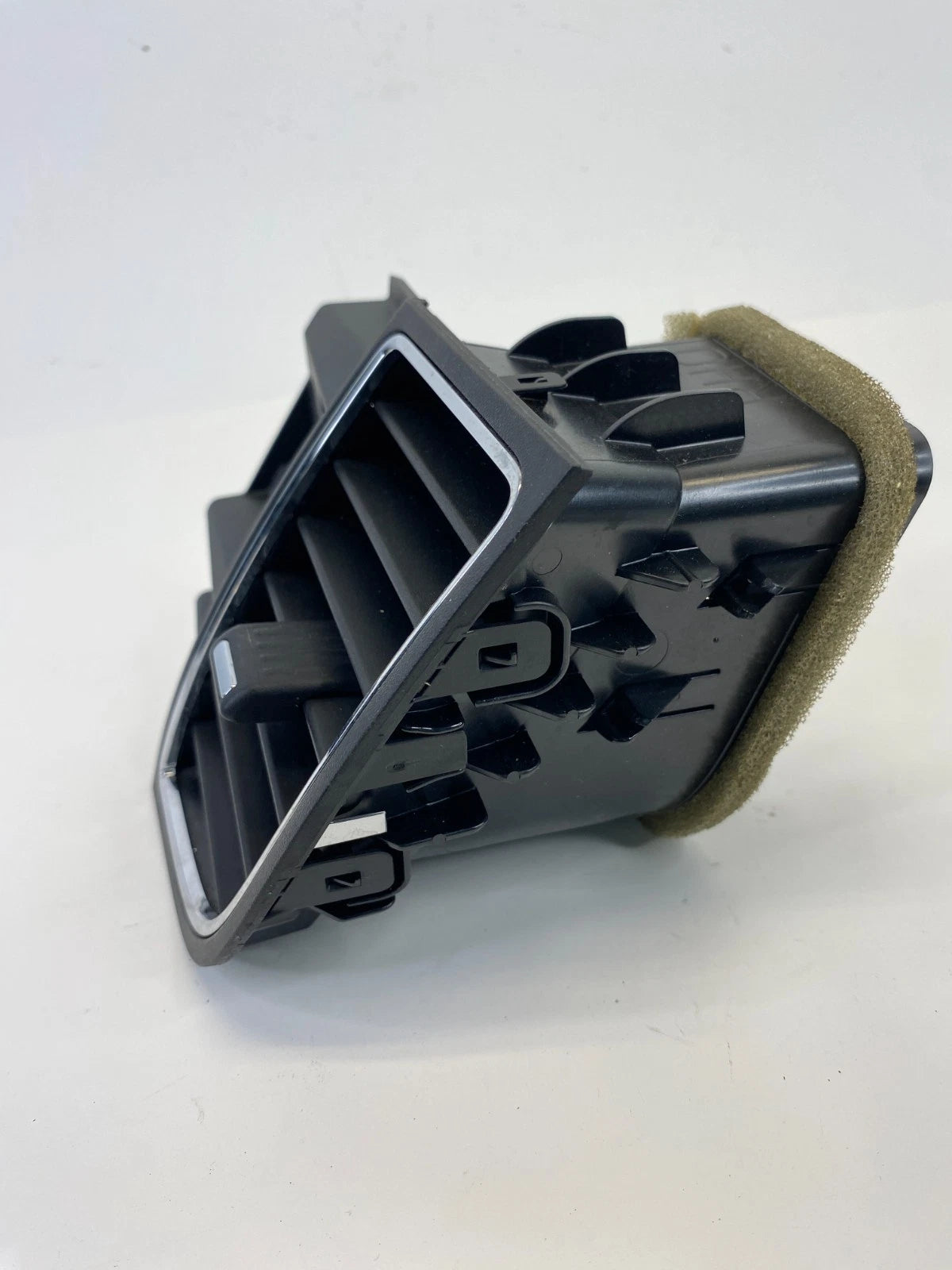 2010-2019 FORD TAURUS RIGHT SIDE DASH AC AIR VENT GRILLE OUTLET AG13-54046B30-A