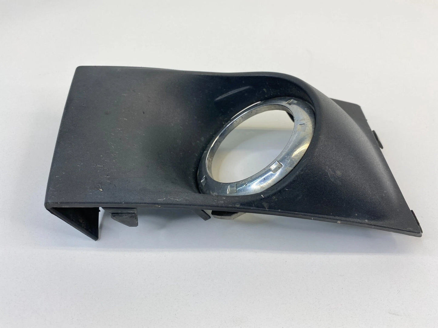 09-11 FORD FOCUS SEDAN FRONT LEFT SIDE FOG LIGHT LAMP BEZEL COVER 8S4315A299AAW