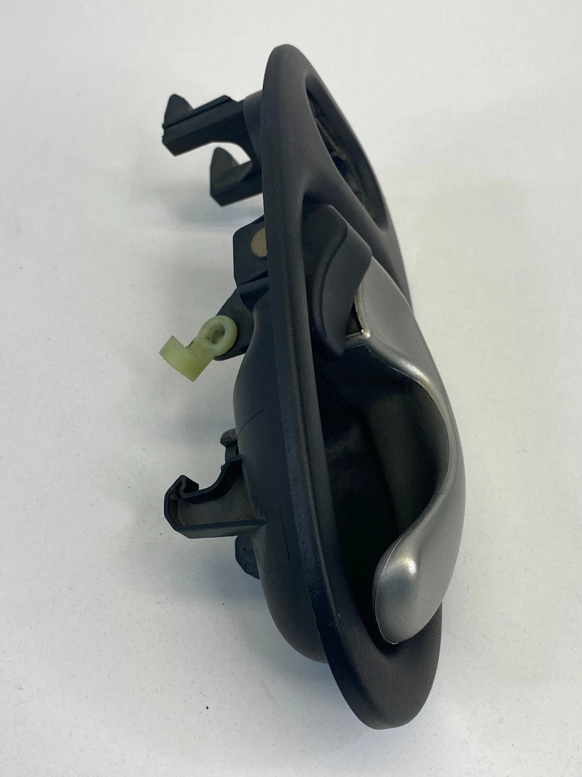 2002-2005 SATURN VUE REAR RIGHT SIDE INNER INTERIOR DOOR HANDLE 22710829 OEM
