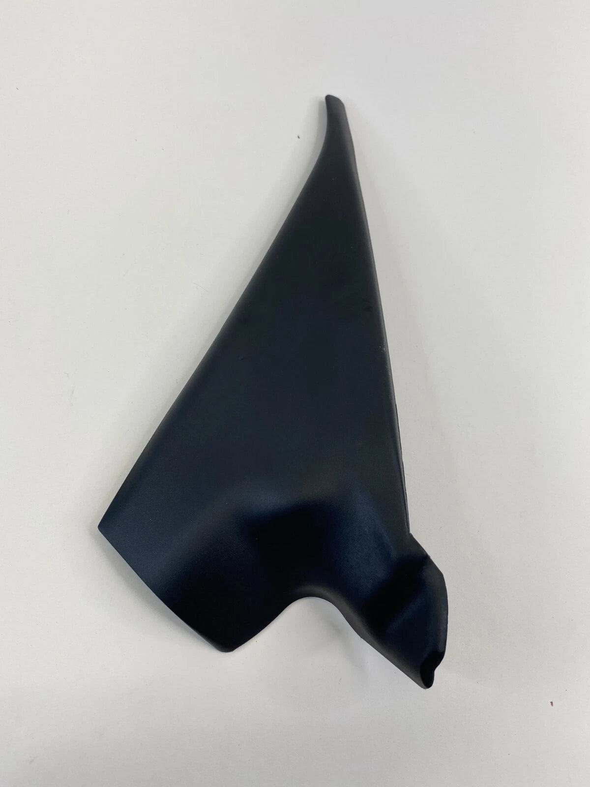 06-13 AUDI A3 FRONT LEFT SIDE INTERIOR DOOR CORNER COVER TRIM 8P4-858-705A OEM