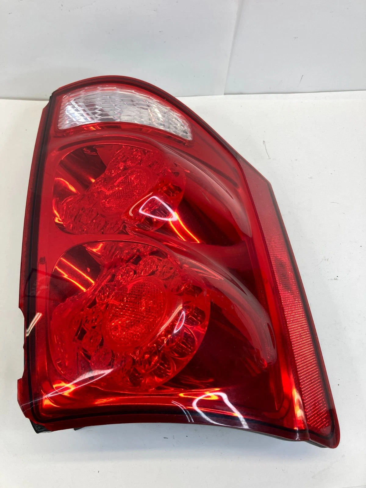 11-20 DODGE GRAND CARAVAN REAR LEFT DRIVER TAILLIGHT TAIL LAMP 05182535A OEM