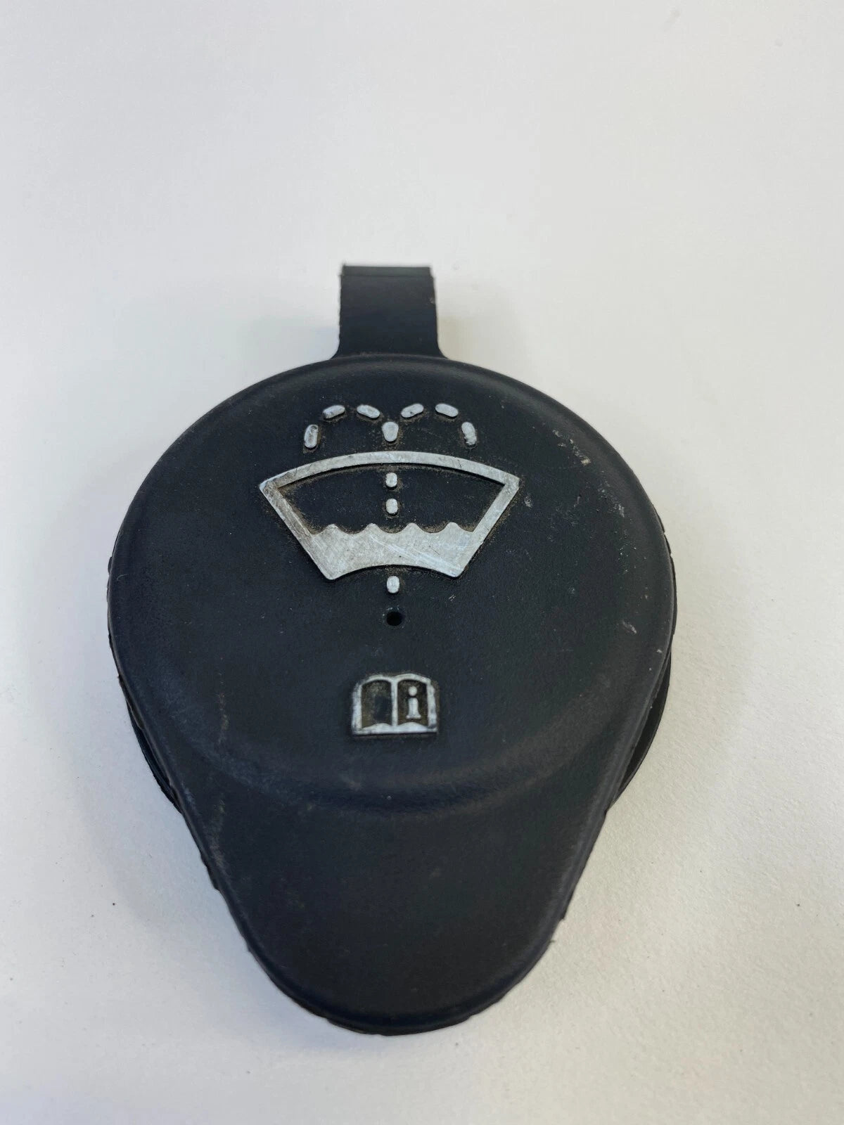 2002-2009 CHEVROLET TRAILBLAZER WINDSHIELD WASHER FLUID RESERVOIR CAP LID COVER