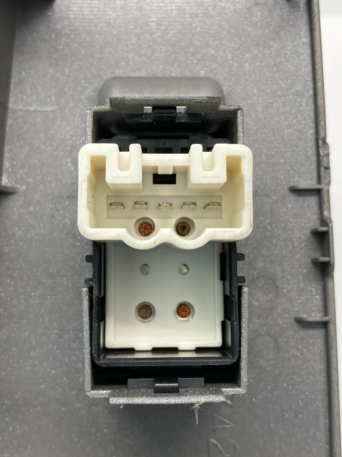 04-09 TOYOTA PRIUS REAR LEFT DOOR WINDOW CONTROL SWITCH COVER BEZEL 74272-47050