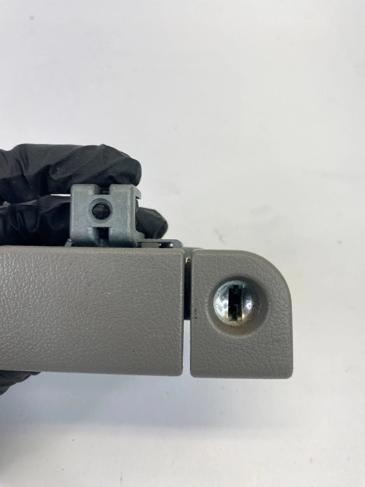 1999-2004 HONDA ODYSSEY GLOVE BOX DOOR COMPARTMENT LOCK LATCH HANDLE RELEASE OEM