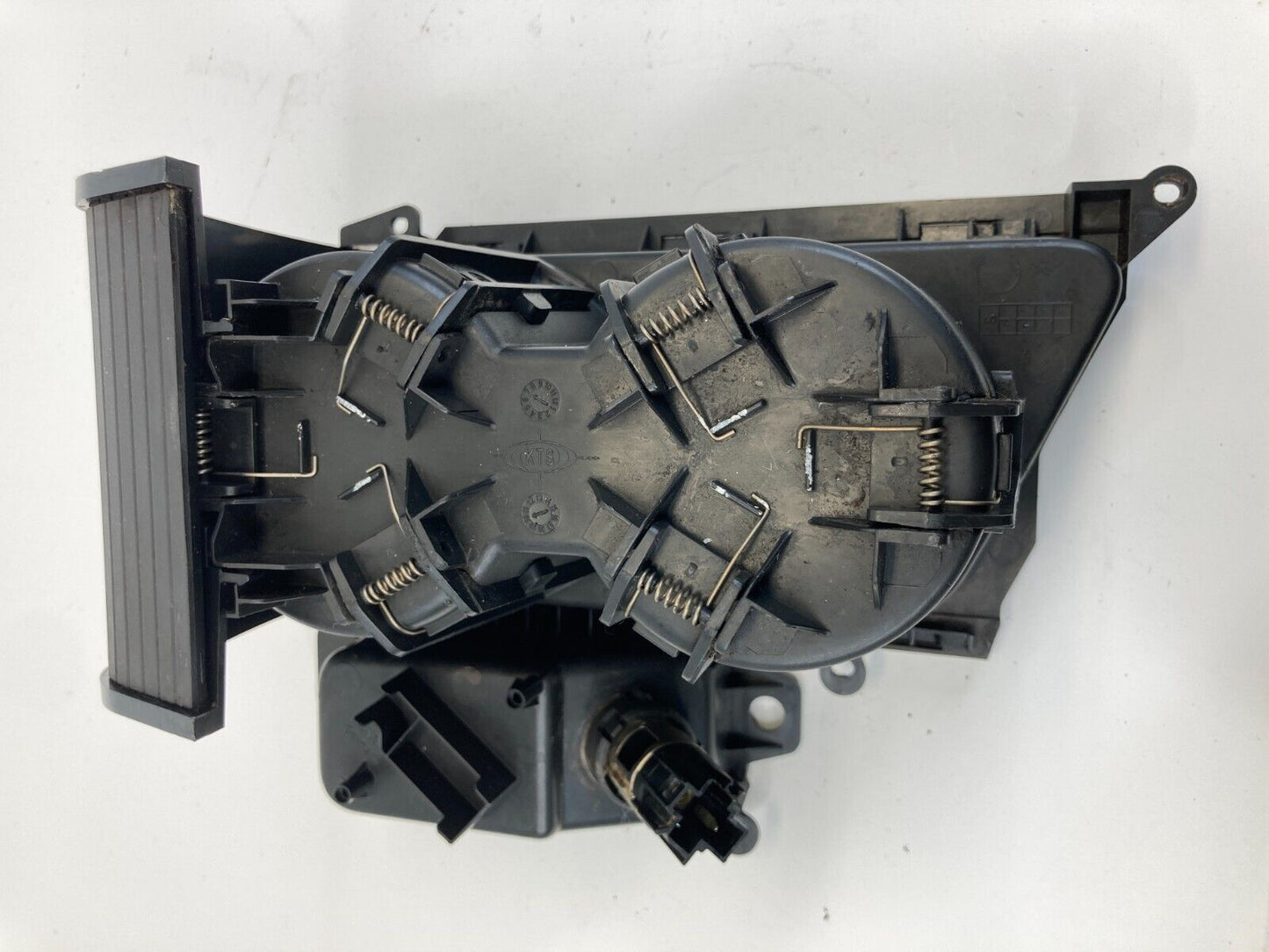 2011 11 Buick Regal Center Console Cup Holder Storage Compartment 0012543201 OEM