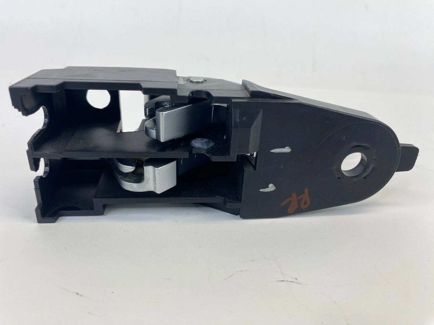 2015-2017 Chrysler 200 Rear Right Side Interior Inner Door Handle 3038087 OEM