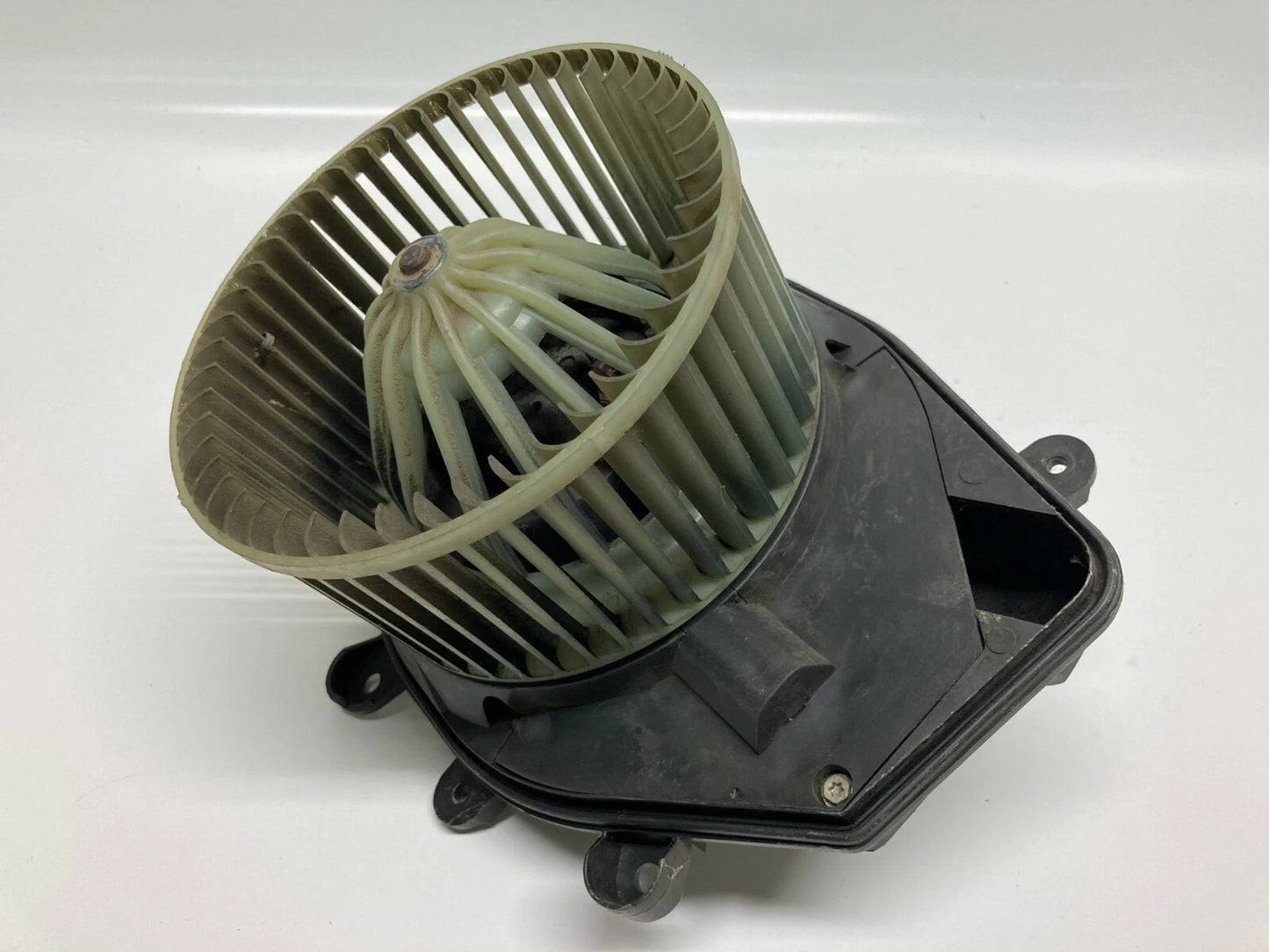 97 98 99 00 01 02 AUDI A4 A4 QUATTRO S4 AC A/C HEATER BLOWER MOTOR 8D1820021 OEM