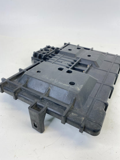 2009 09 Kia Borrego 3.8L A/T Battery Tray Holder Bracket 37150-2J800 OEM