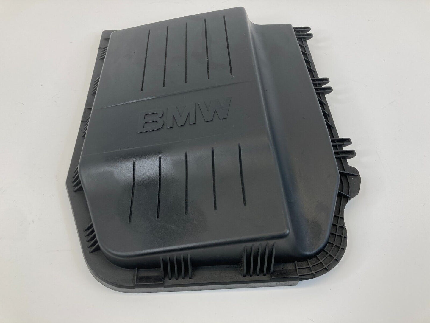 2009 2010 BMW 535i xDrive 3.0L Upper Air Intake Cleaner Filter Box 70304789 OEM