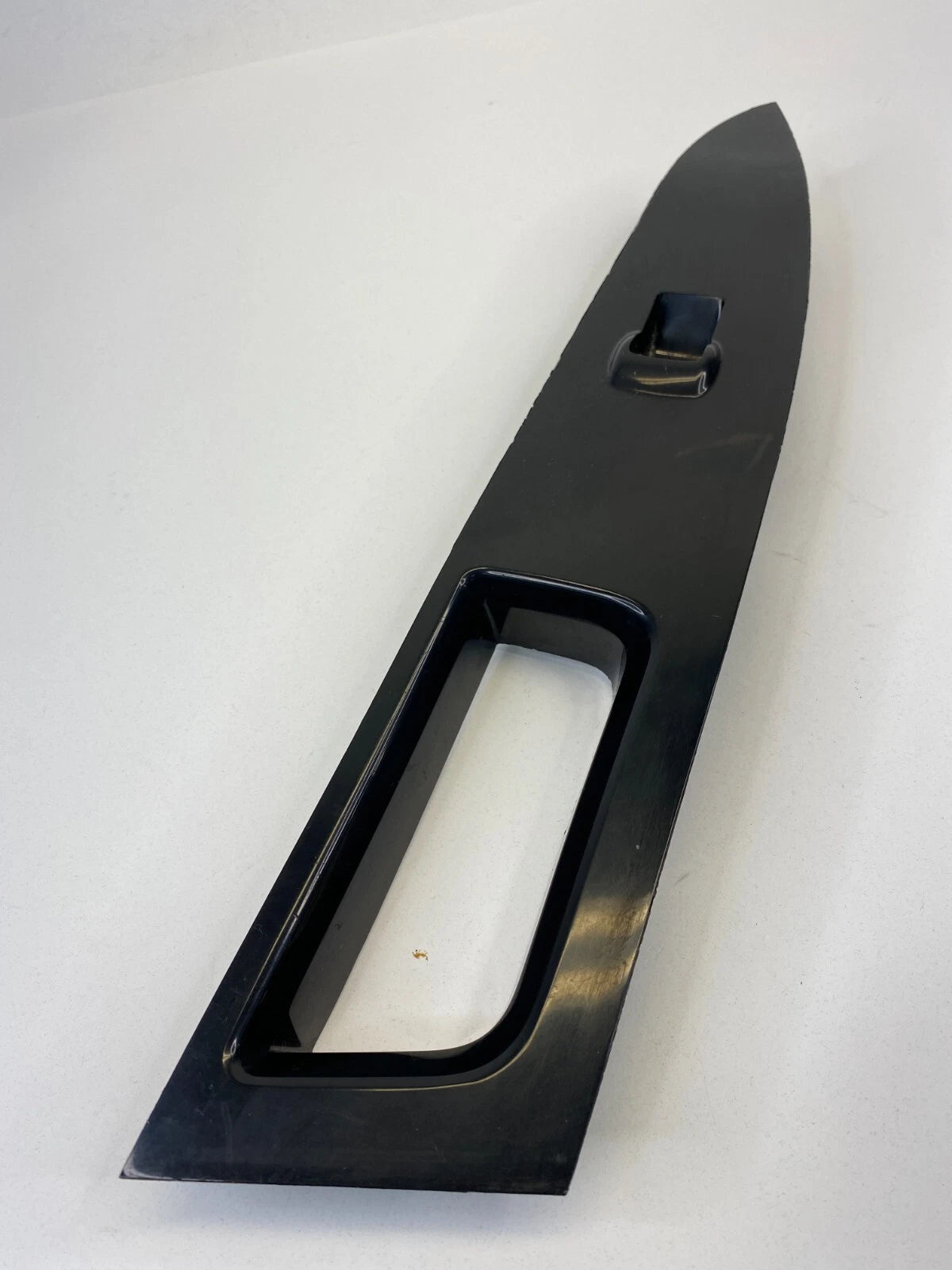 2013-2020 FORD FUSION FRONT RIGHT DOOR WINDOW SWITCH BEZEL DS73-14A563-B OEM