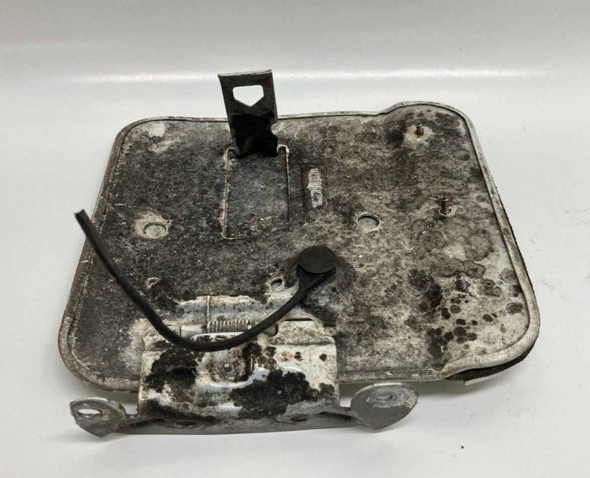 2000-2003 CADILLAC DEVILLE FUEL GAS DOOR TANK LID COVER 800J WHITE PEARL OEM