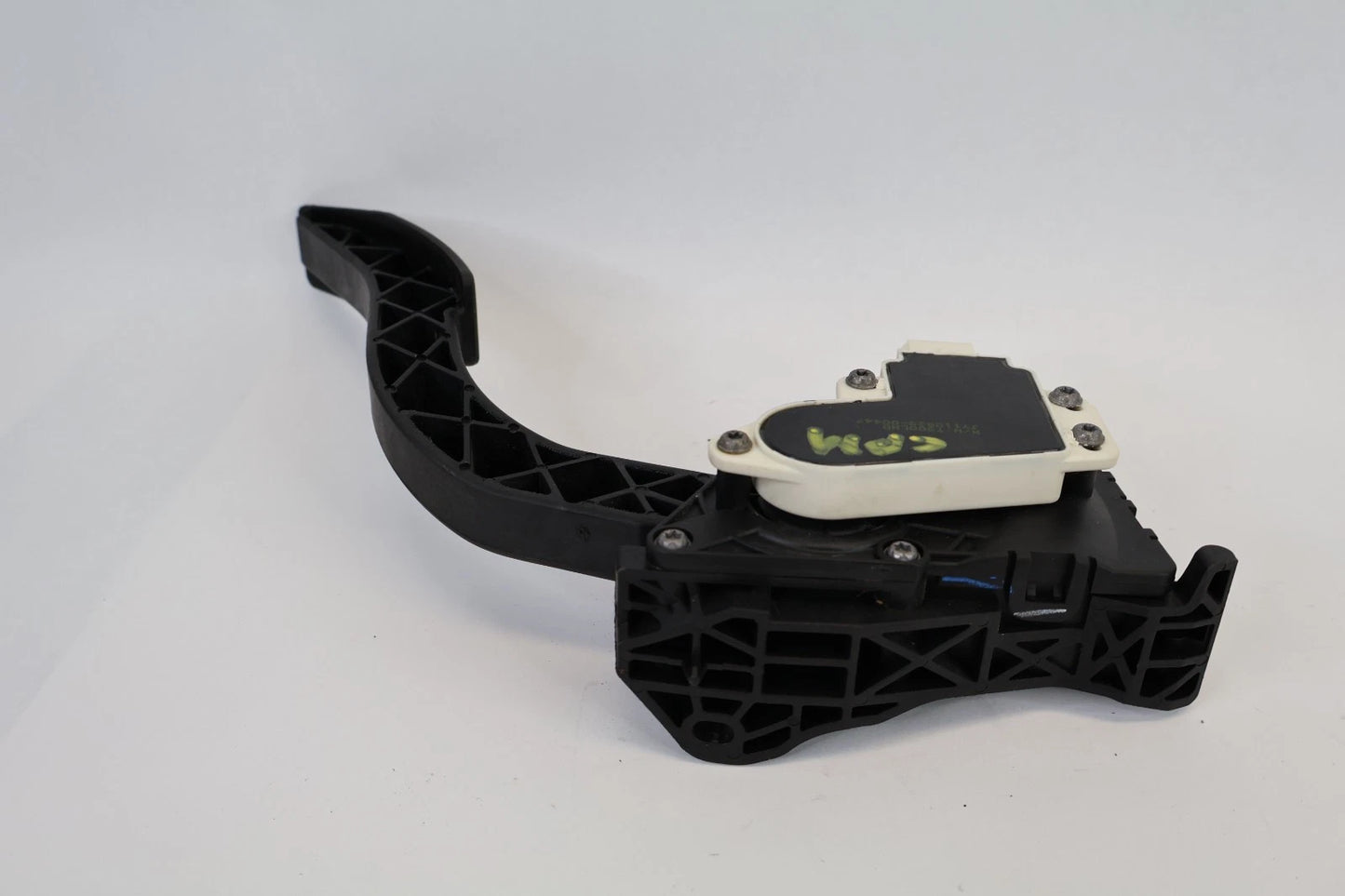 2012-2020 CHEVROLET SONIC 1.8L GAS ACCELERATOR PEDAL ASSEMBLY OEM 96858781