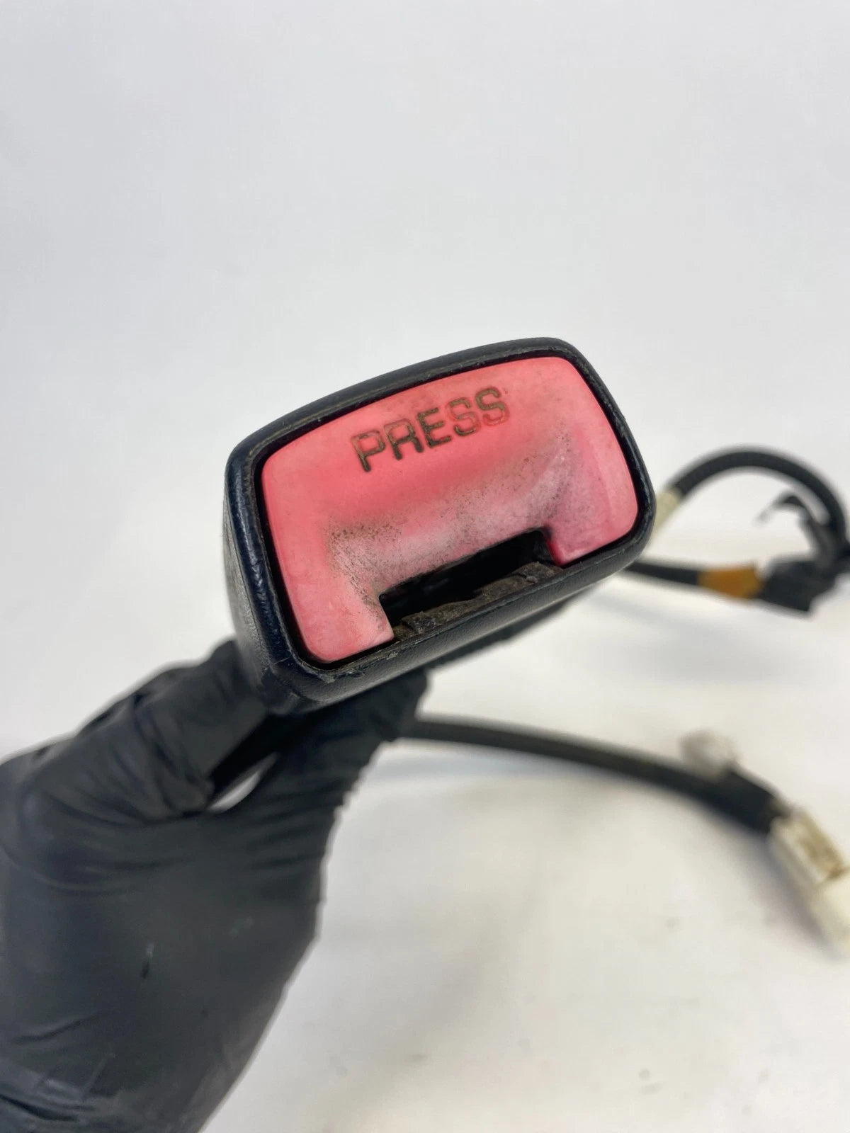 2006-2008 LEXUS IS250 IS350 FRONT RH PASSENGER SEAT BELT BUCKLE RECE E034501 OEM