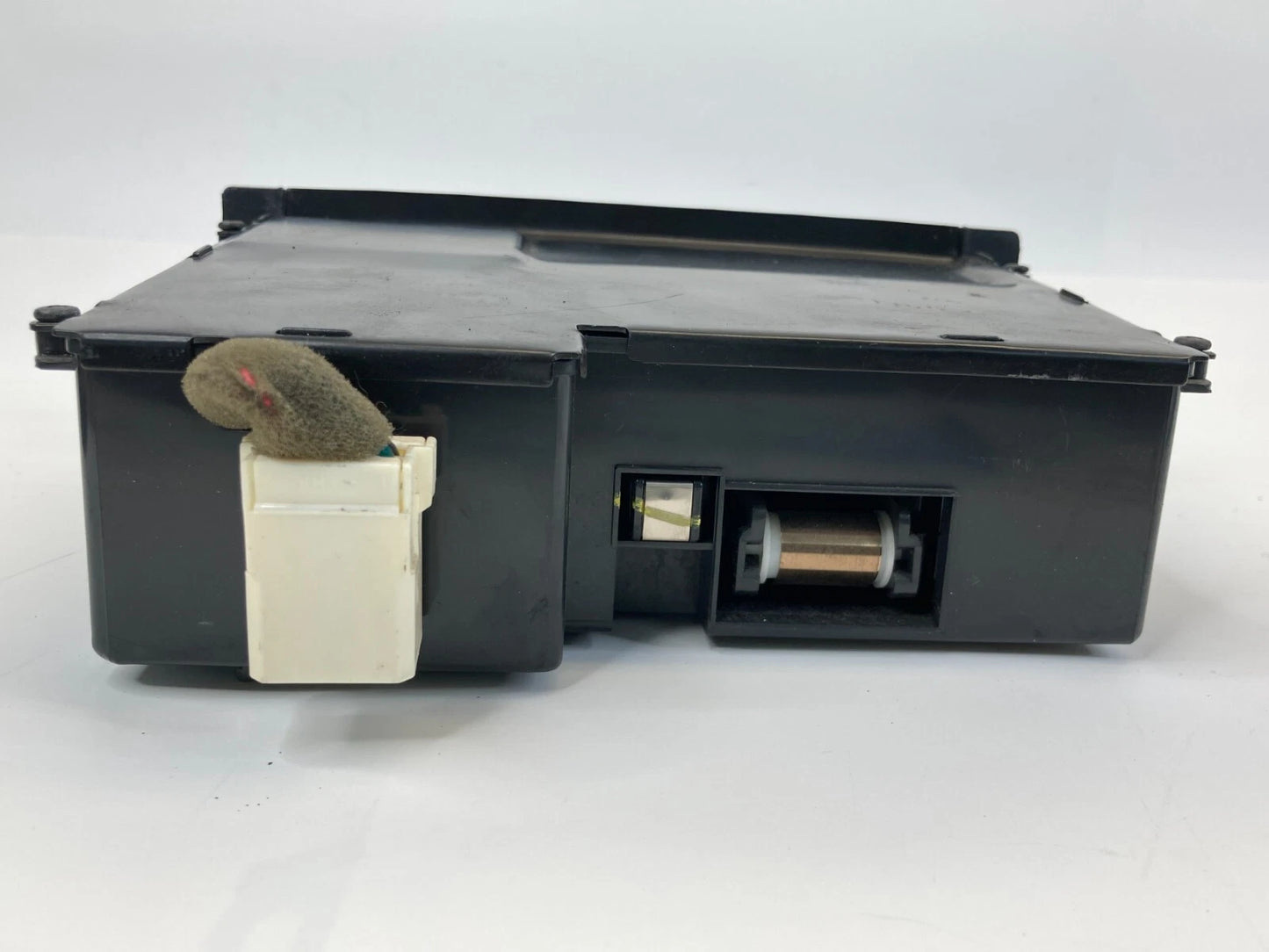 2003-2006 KIA SORENTO CENTER DASH ASHTRAY ASH TRAY COMPARTMENT 84550-3E000 OEM