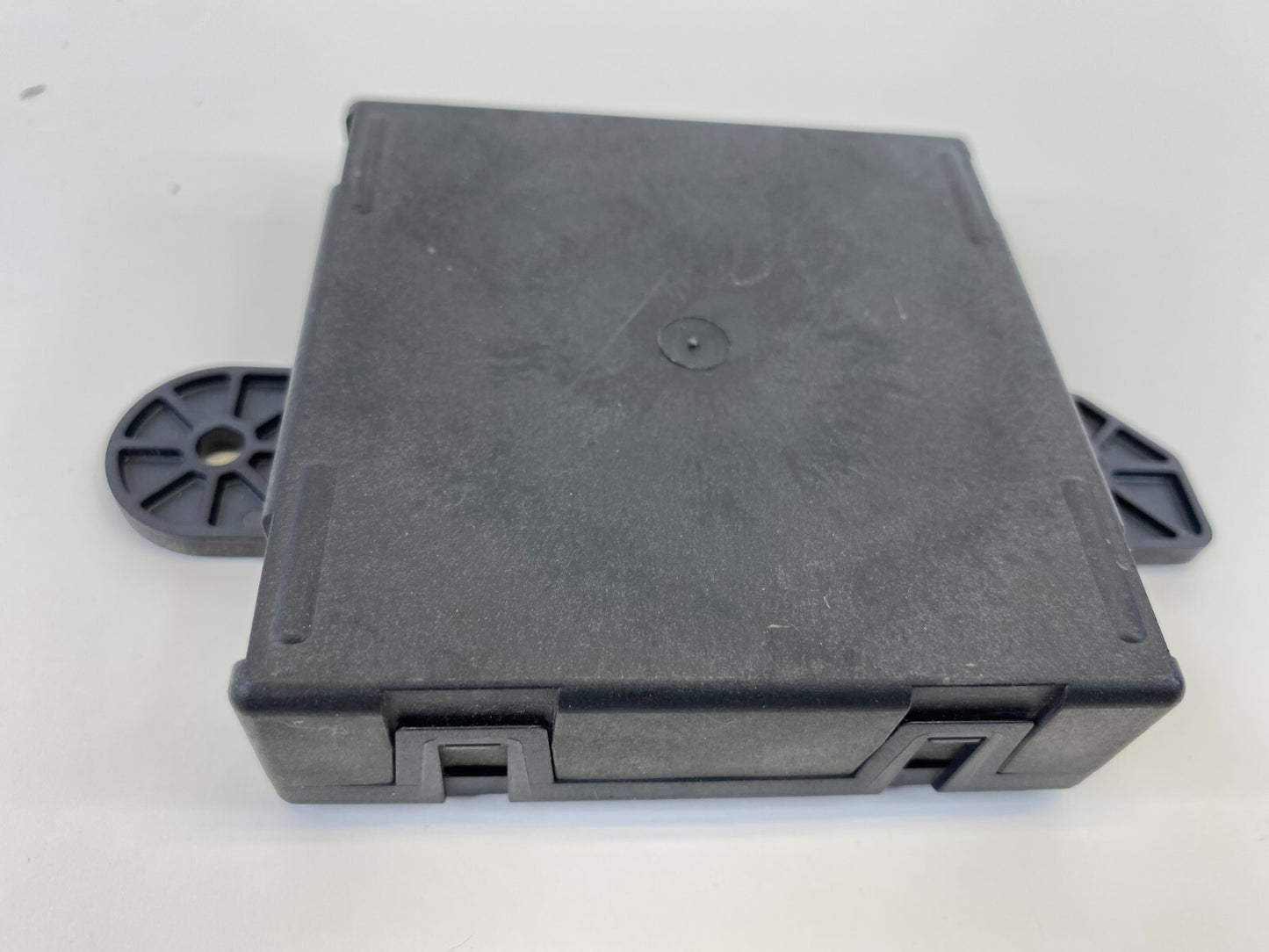 2008-2016 Chrysler Town & Country Front Right Door Control Module P05026860AE