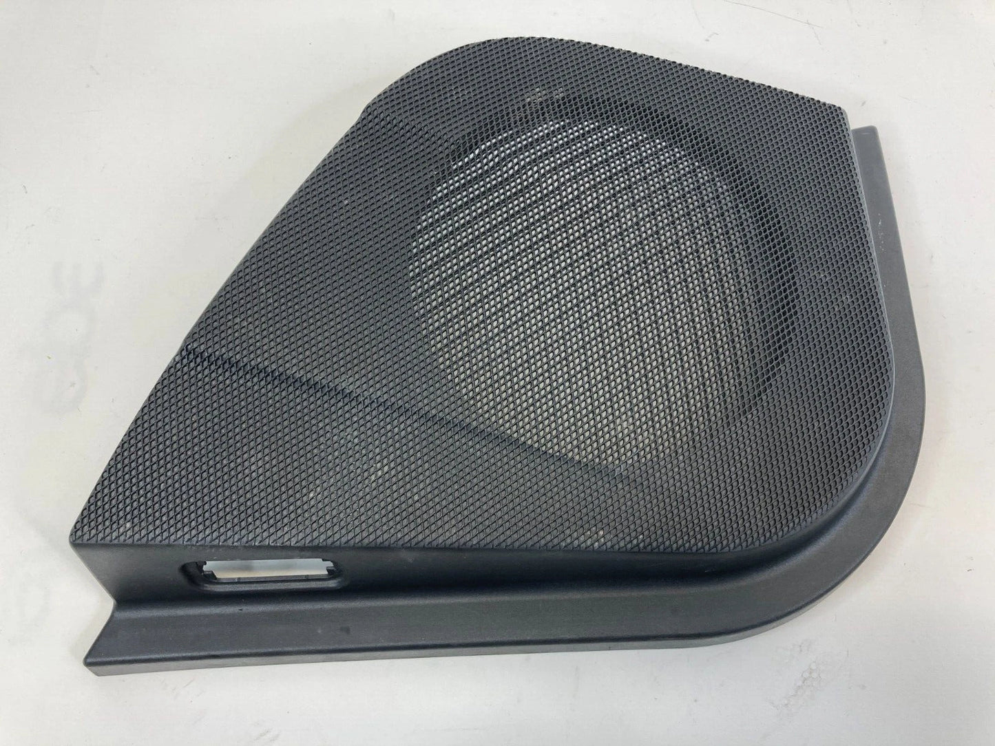 03-09 MERCEDES BENZ E350 FRONT LEFT SIDE DOOR SPEAKER GRILLE COVER A2117200148
