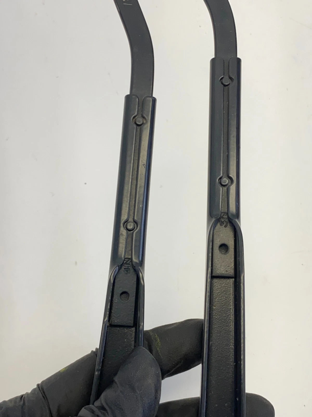 2010-2013 SUZUKI KIZASHI WINDSHIELD WIPER ARMS PAIR FRONT LEFT RIGHT OEM FACTORY