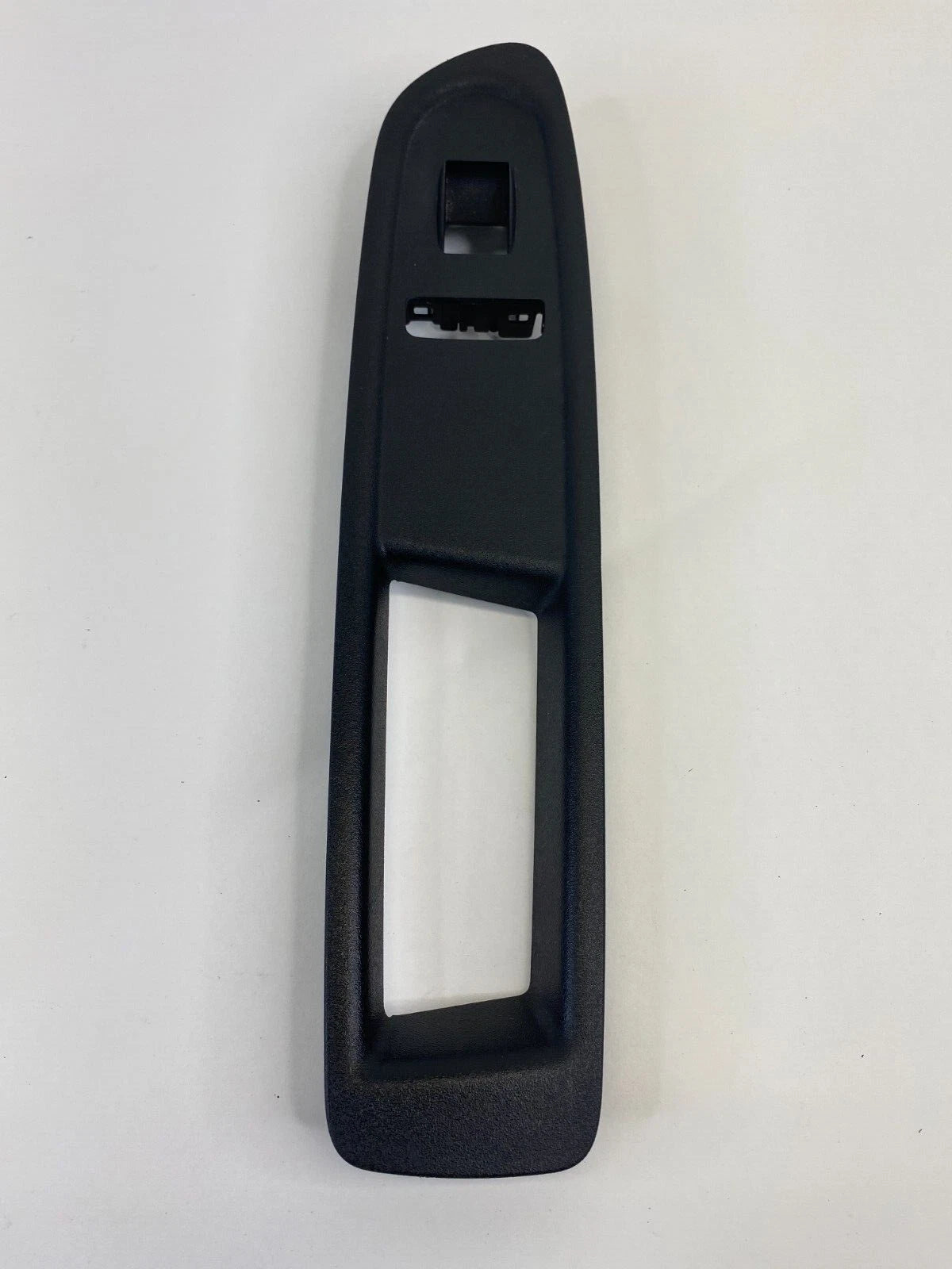 09-12 CHEVY TRAVERSE FRONT RIGHT DOOR WINDOW SWITCH BEZEL COVER TRIM 25868362