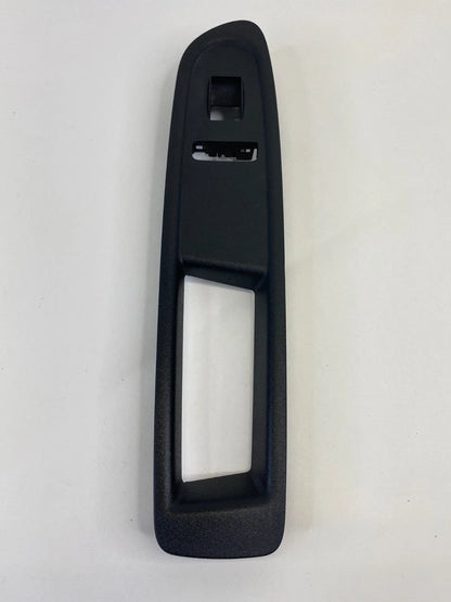 09-12 CHEVY TRAVERSE FRONT RIGHT DOOR WINDOW SWITCH BEZEL COVER TRIM 25868362