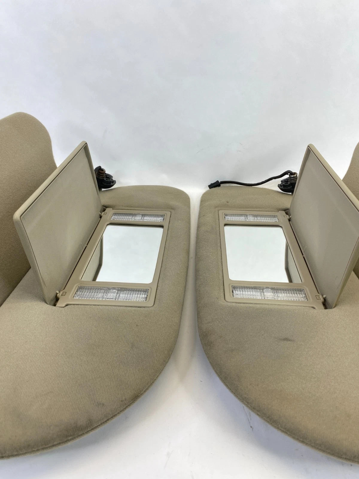 2003 2004 LINCOLN TOWN CAR SUNVISOR ILLUMINATED SET PAIR LEFT & RIGHT BEIGE OEM