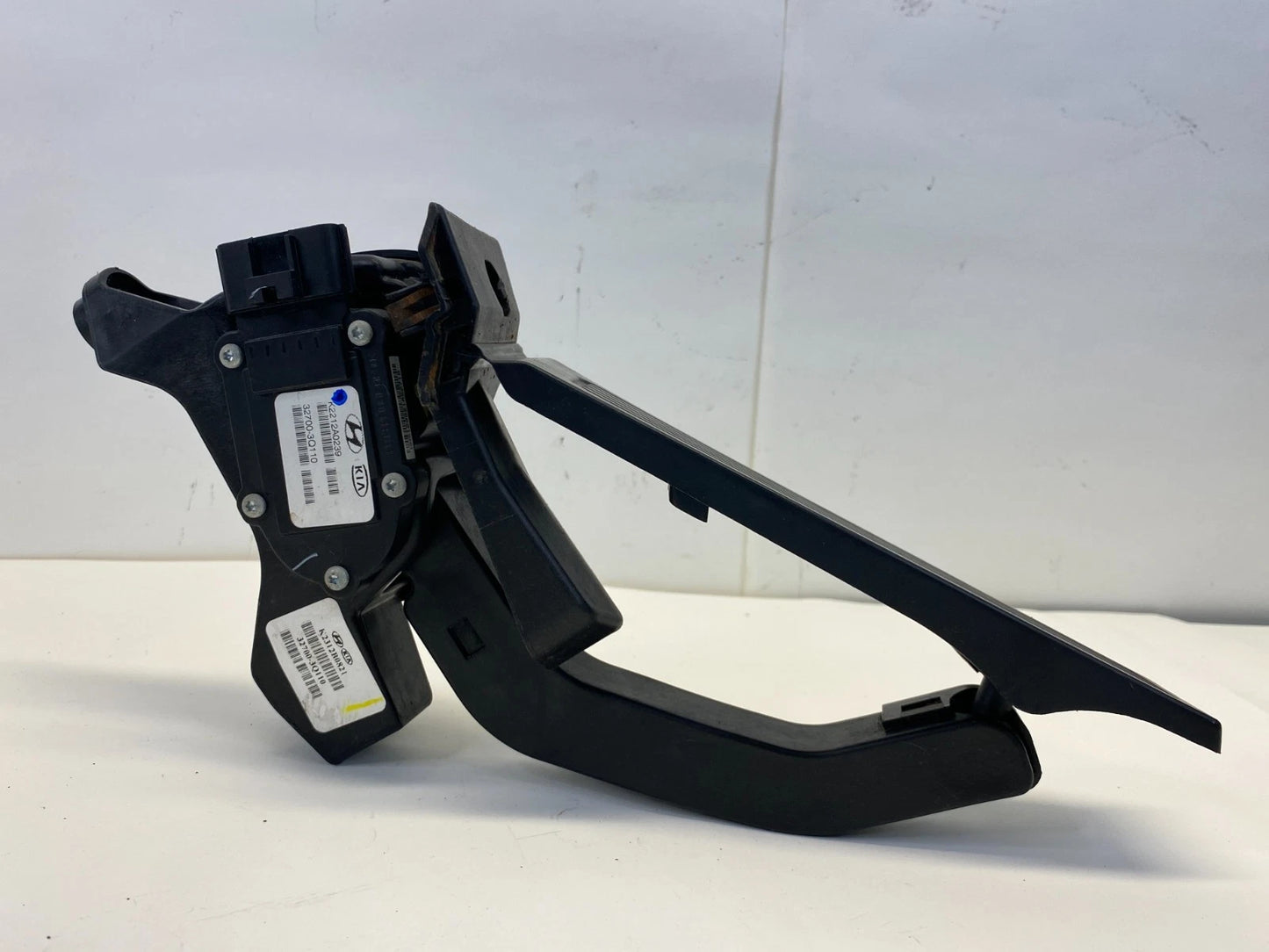2011-2014 HYUNDAI SONATA GAS ACCELERATOR PEDAL SENSOR ASSEMBLY OEM 32700-3Q110