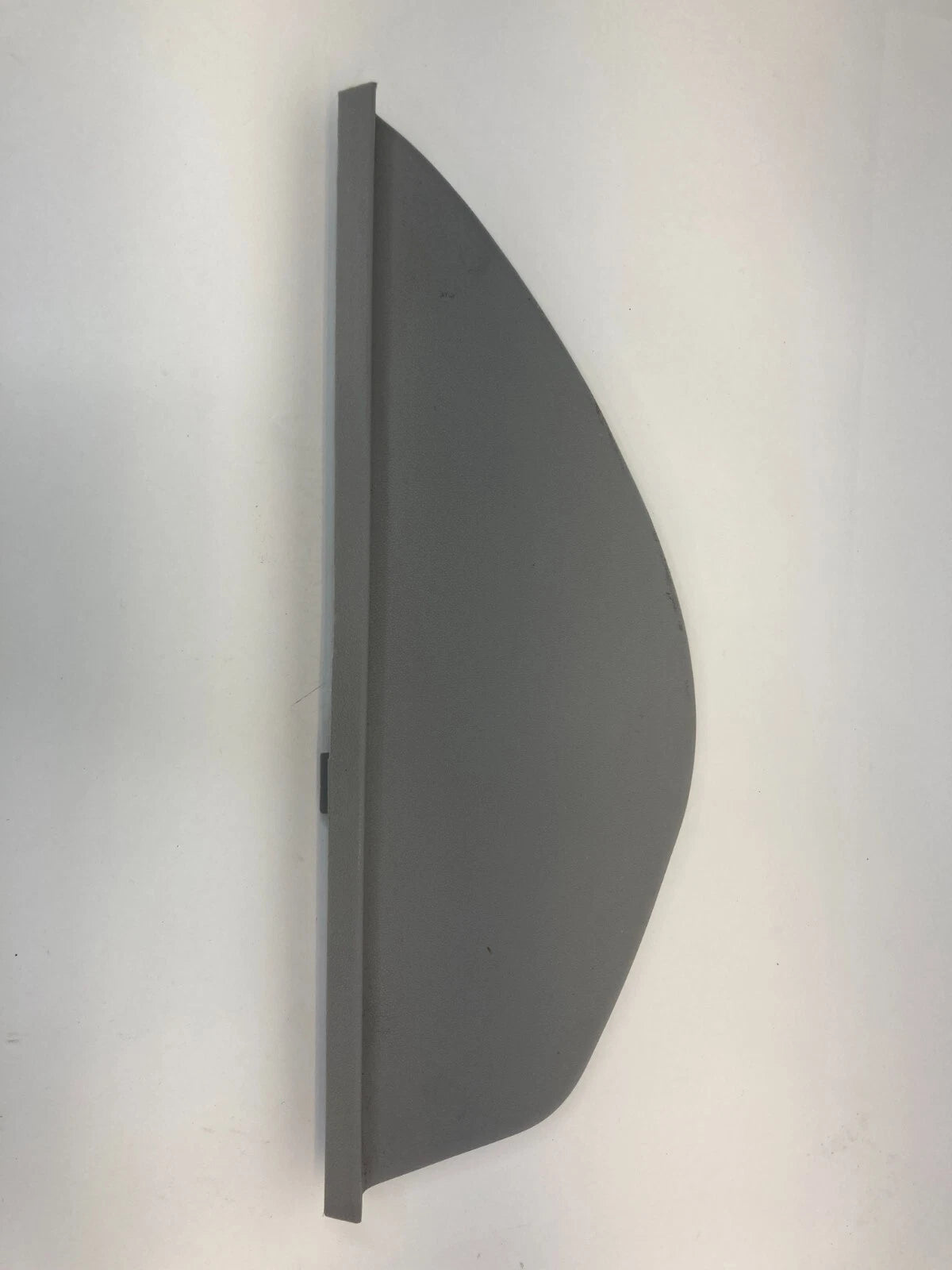 2006-2011 HYUNDAI ACCENT RIGHT SIDE DASH END CAP COVER TRIM 84726-1E000 OEM