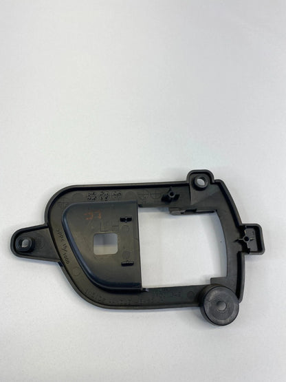 2007-2013 MITSUBISHI OUTLANDER FRONT LEFT INTERIOR DOOR HANDLE BEZEL SPC011649 O