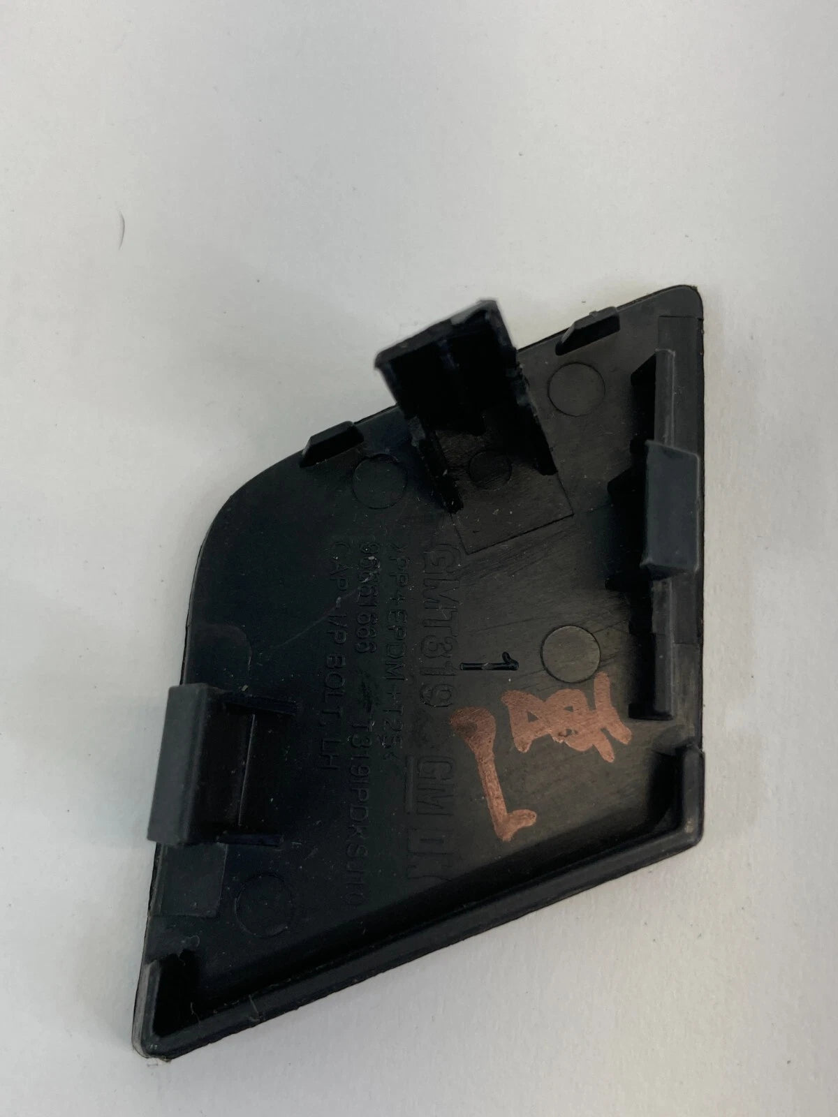 2008 2009 SATURN VUE SUV 4-DR DASHBOARD LEFT PANEL SCREW COVER TRIM 96664666